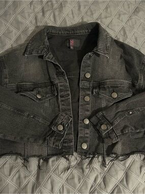 NOBO Black Frayed Hem Crop Denim Jacket
